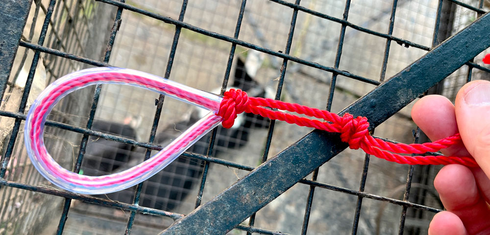 Second knot added before the frame