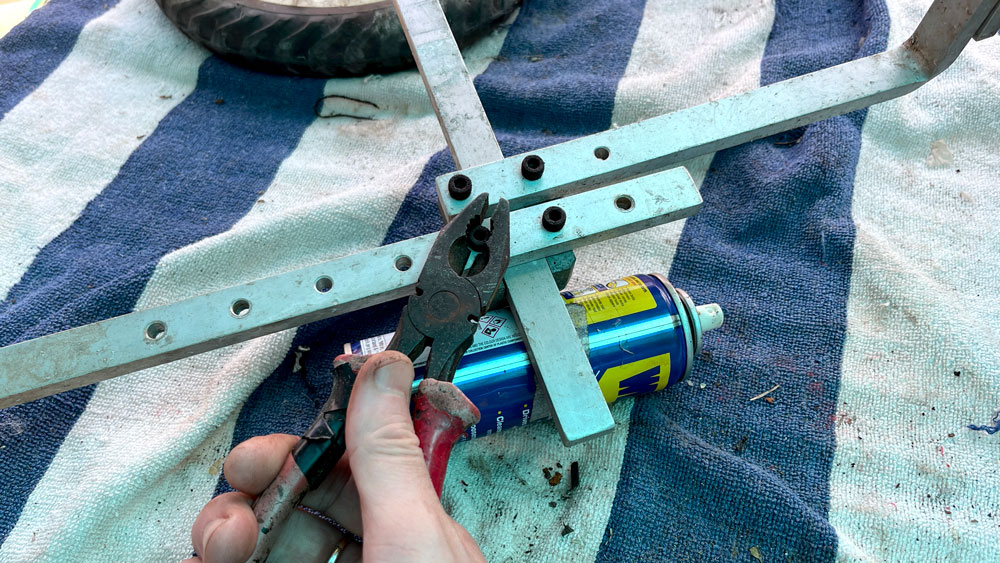 Using pliers in the absence of the correct allen key